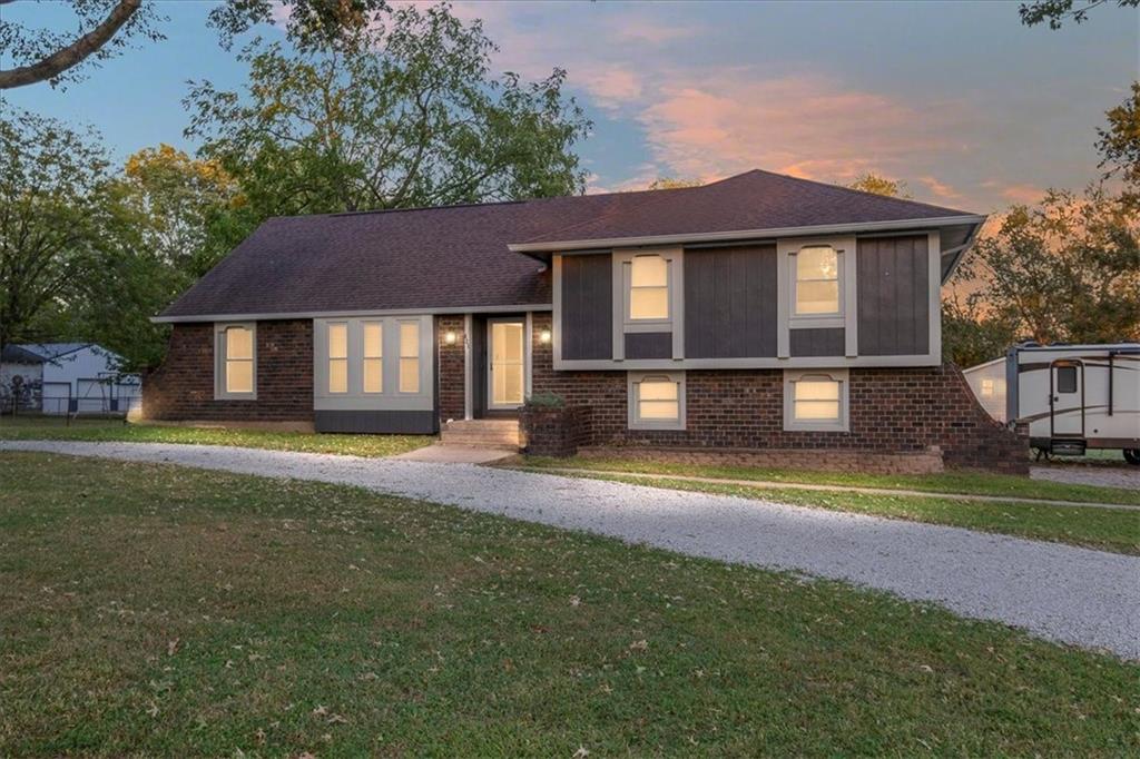 Russell St, Lathrop, MO 64465
