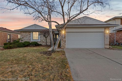 11952 Steven Dr, Sterling Heights, MI, 48312-3062 | Card Image