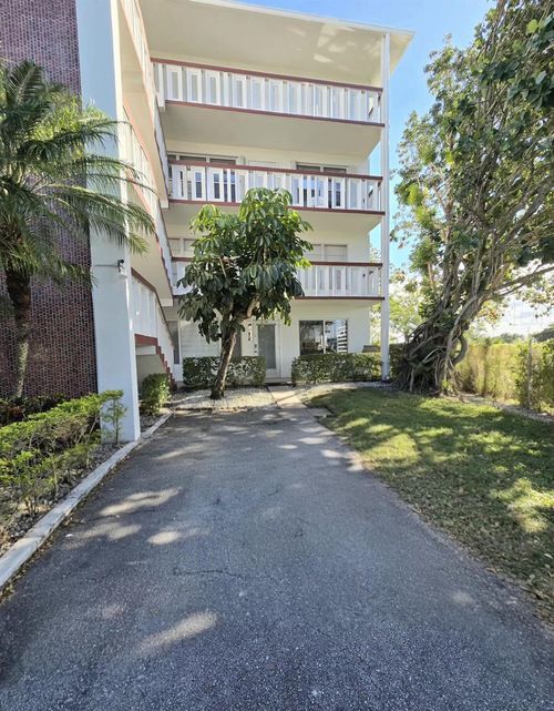 114 Greenbrier C, West Palm Beach, FL, 33417-2392 | Card Image