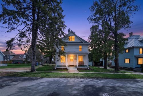 103 S 7th Street, Mount Horeb, WI, 53572 | Card Image