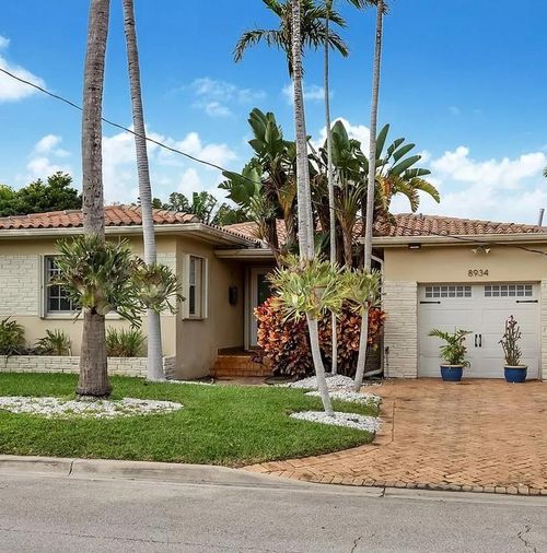 8934 Emerson Ave, Surfside, FL, 33154-3365 | Card Image