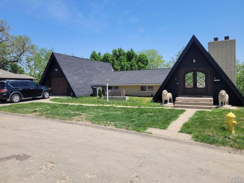 324 S Collins St, Sioux City, IA, 51103-4818 | Card Image