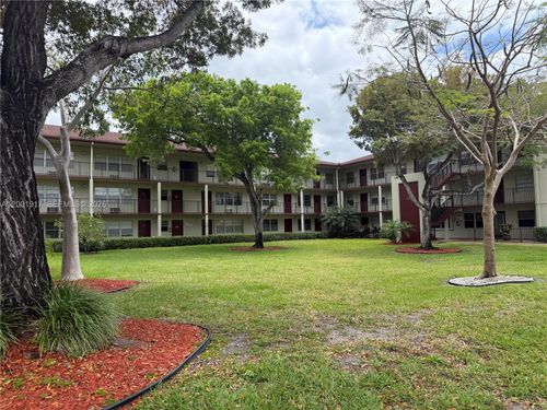 t306-151 Sw 135th Ter, Pembroke Pines, FL, 33027 | Card Image