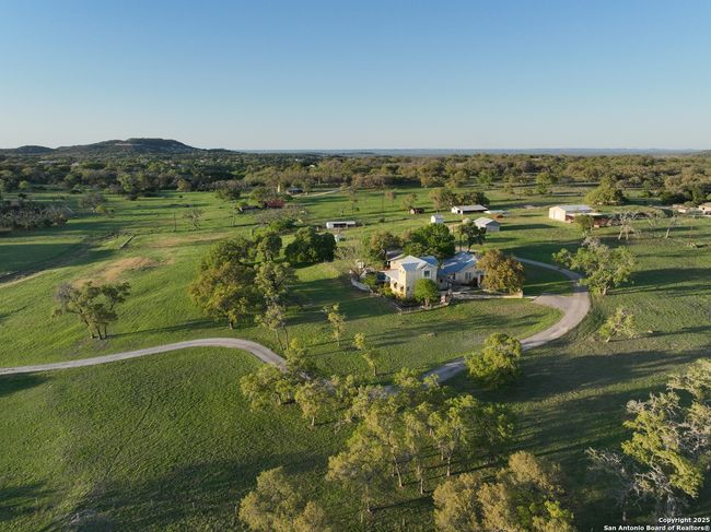 70 Cleo Ln, House other with 4 bedrooms, 4 bathrooms and null parking in Boerne TX | Image 86
