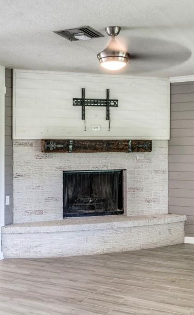 440 Pine Hollow Rd, House other with 3 bedrooms, 2 bathrooms and 2 parking in Liberty TX | Image 6