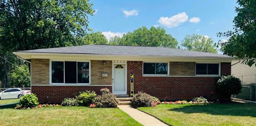 5243 Don Shenk Dr, Swartz Creek, MI, 48473-1156 | Card Image