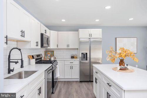 a-352 Gatewater Ct, GLEN BURNIE, MD, 21060-6988 | Card Image