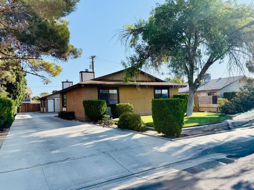 a-504 Commercial Ave, Ridgecrest, CA, 93555-4259 | Card Image