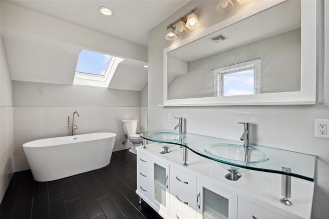 634 Adams Ave, House other with 3 bedrooms, 2 bathrooms and null parking in Lindenhurst NY | Image 22