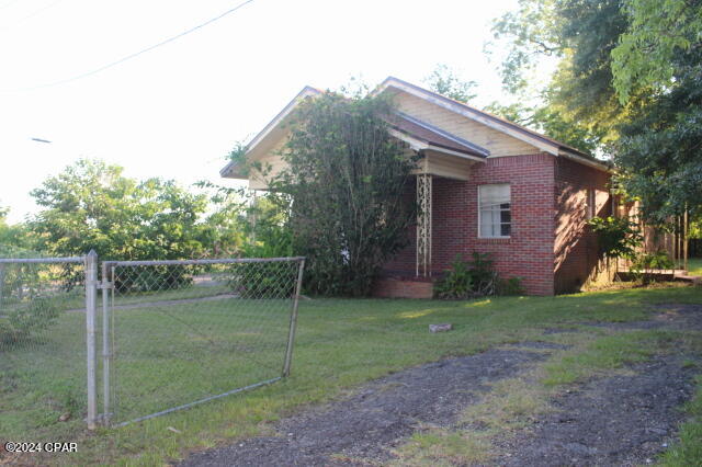 Chipola St, Marianna, FL 32448