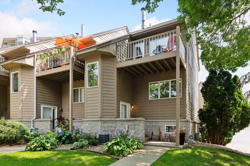 2824 Kenwood Isles Dr, Minneapolis, MN, 55408-1977 | Card Image