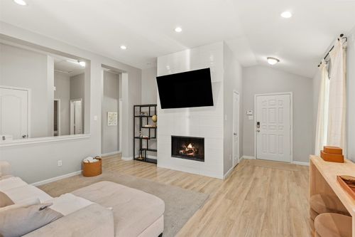 9101 Norwich Dr, McKinney, TX, 75071-6054 | Card Image