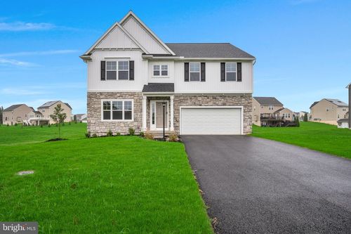 211 Forgedale Dr, CARLISLE, PA, 17015-4527 | Card Image