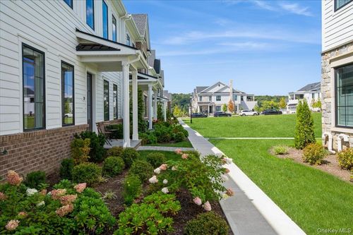 20 Wallace Way, Chappaqua, NY, 10514-2216 | Card Image