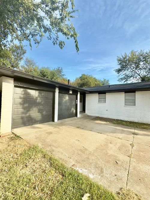 4312 Meadowpark Drive, Midwest City, OK, 73110 | Card Image