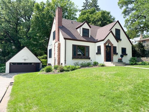 531 W Summit Ave, Fergus Falls, MN, 56537-2014 | Card Image