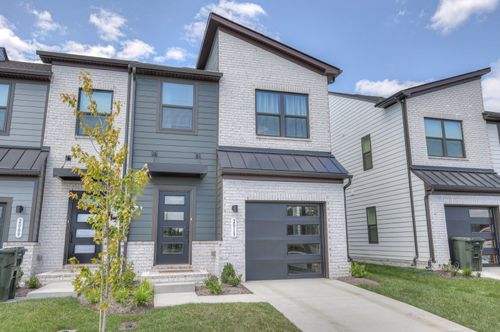 2013 Walnut Ln, Gallatin, TN, 37066-8066 | Card Image