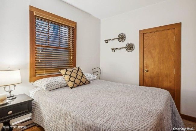 cottage bedroom | Image 23
