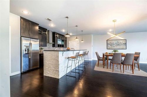 307 E Noble Ln, Fayetteville, AR, 72703-1952 | Card Image