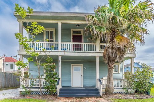 2511 Avenue L, Galveston, TX, 77550-4551 | Card Image
