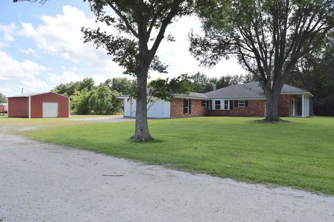 17647 Wise Rd, House other with 3 bedrooms, 3 bathrooms and null parking in Winnie TX | Image 27