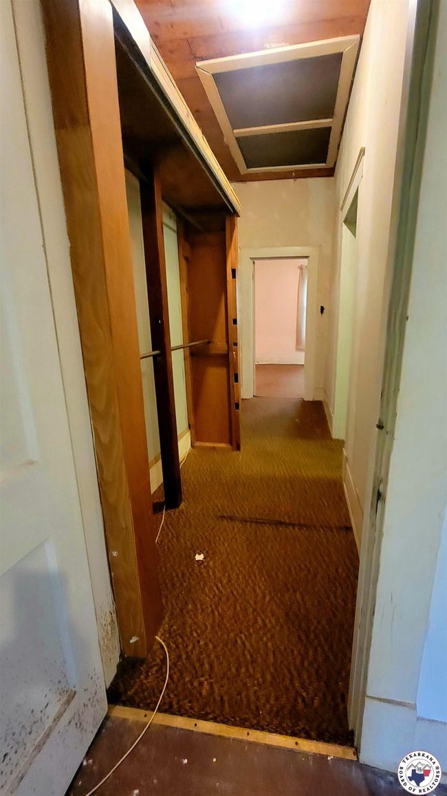 607 N Walnut St, House other with 2 bedrooms, 1 bathrooms and null parking in Clarksville TX | Image 7