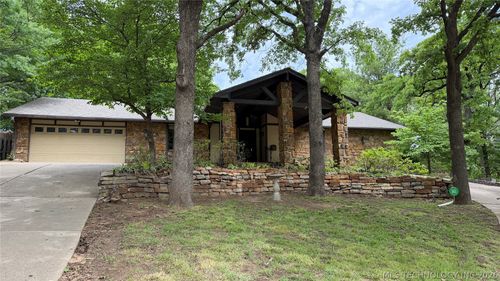 1205 E 10th St, Sand Springs, OK, 74063-8921 | Card Image