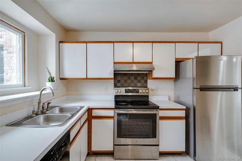 42739 Lilley Pointe Dr, Canton, MI, 48187-5308 | Card Image