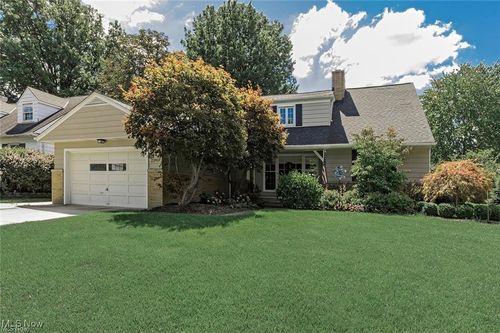 23910 Wimbledon Rd, Shaker Heights, OH, 44122-3152 | Card Image