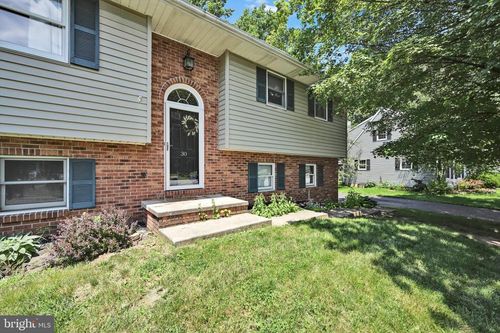 30 Chestnut Run, ELIZABETHTOWN, PA, 17022-1182 | Card Image