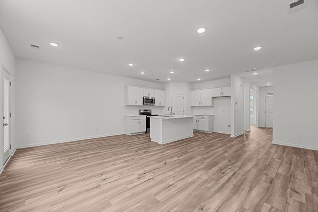 You will not be disappointed by all the lighting in this home | Image 14