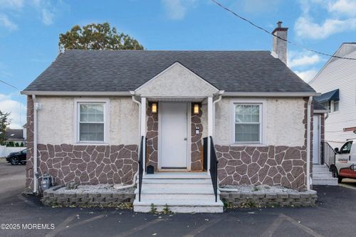 33 Princeton Ave, Brick, NJ, 08724-3525 | Card Image