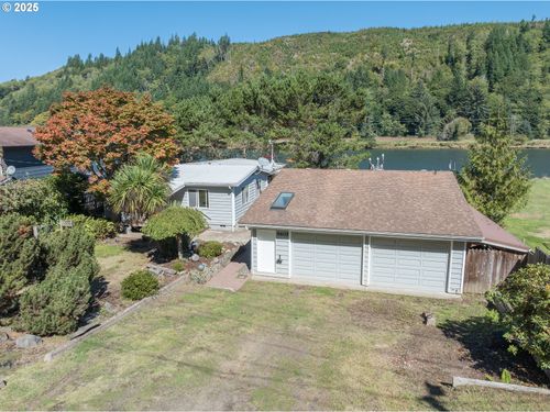 4605 E Alsea Hwy, Waldport, OR, 97394-9750 | Card Image