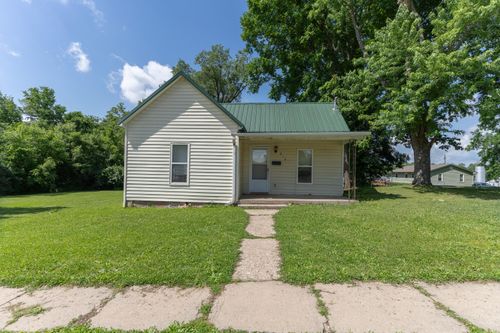 210 W Marion St, PARIS, MO, 65275-1339 | Card Image