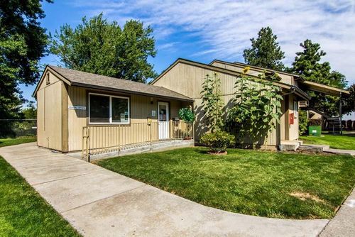 923 Cowl St, Milton-Freewater, OR, 97862-1669 | Card Image