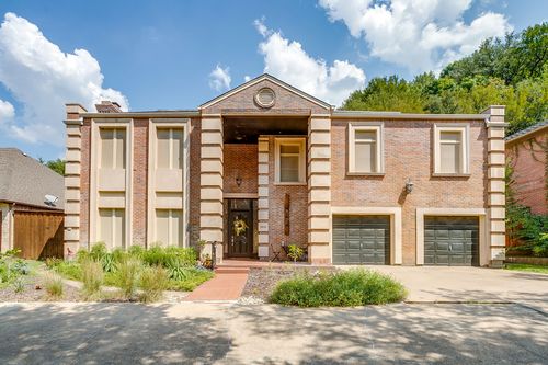 1805 Burton Hill Rd, Fort Worth, TX, 76107-3214 | Card Image