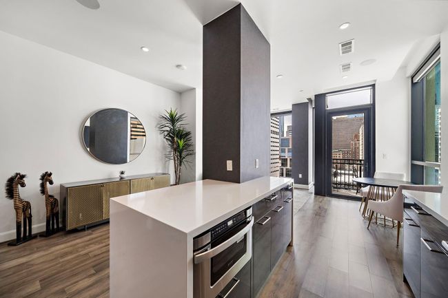 UNIT-1109 - 1211 Caroline St, Condo with 2 bedrooms, 2 bathrooms and 2 parking in Houston TX | Image 12