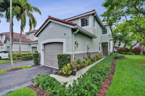 3901 San Simeon Ln, Weston, FL, 33331-5057 | Card Image