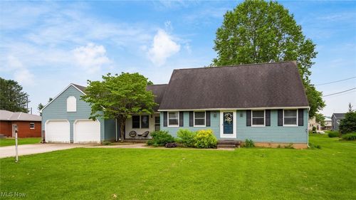 71 W 5th St, Frazeysburg, OH, 43822-9754 | Card Image