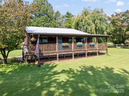 25 Tarhelia Ln, Whittier, NC, 28789-0777 | Card Image