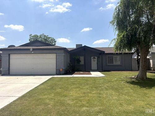 5205 Coxwold Abbey Ct, Bakersfield, CA, 93307-2995 | Card Image