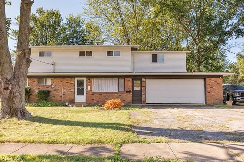 523 Purdue Ave, Elyria, OH, 44035-7253 | Card Image