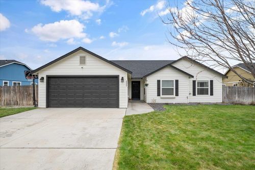 5321 Pinehurst St, West Richland, WA, 99353-6088 | Card Image