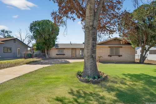 222 Cherrywood Ln, Live Oak, TX, 78233-2501 | Card Image