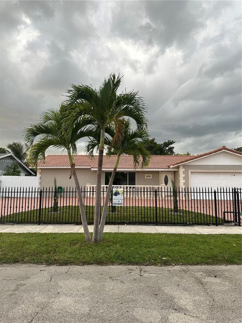 0-10805 Sw 165th Ter, Miami, FL, 33157-2942 | Card Image