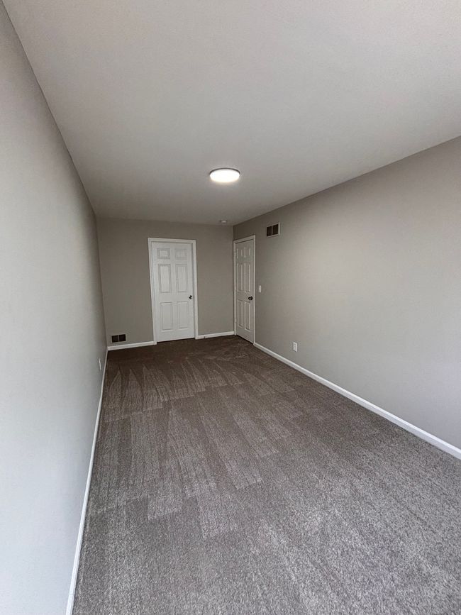 28177 Raleigh Crescent Dr, Condo with 2 bedrooms, 2 bathrooms and null parking in Chesterfield MI | Image 7