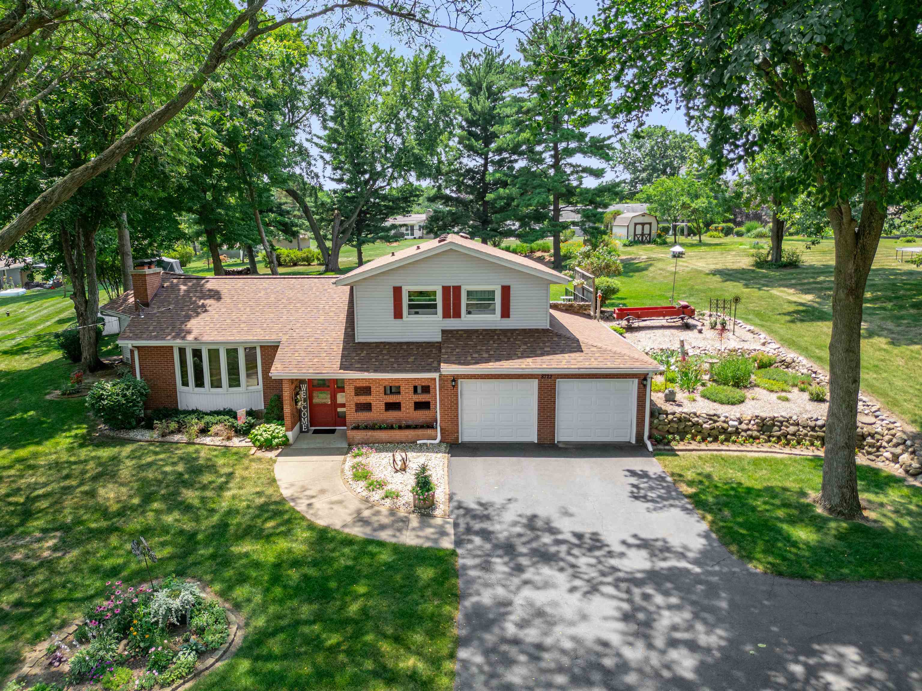 Residential in BELVIDERE 4