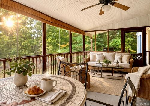 5 Elena Rd, Campbell Hall, NY, 10916-3013 | Card Image