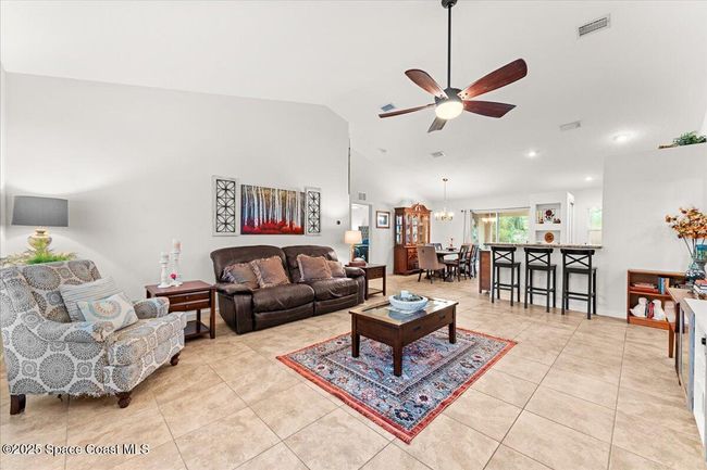 Living Room | Image 7