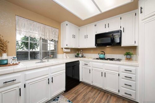 unit-15-1050 La Tortuga Dr, Vista, CA, 92081-6465 | Card Image